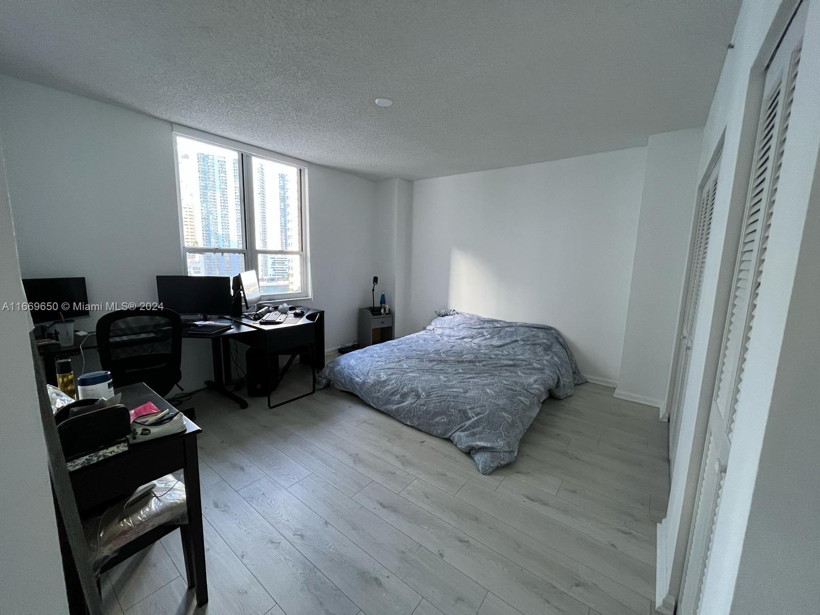 Listing Photo 14