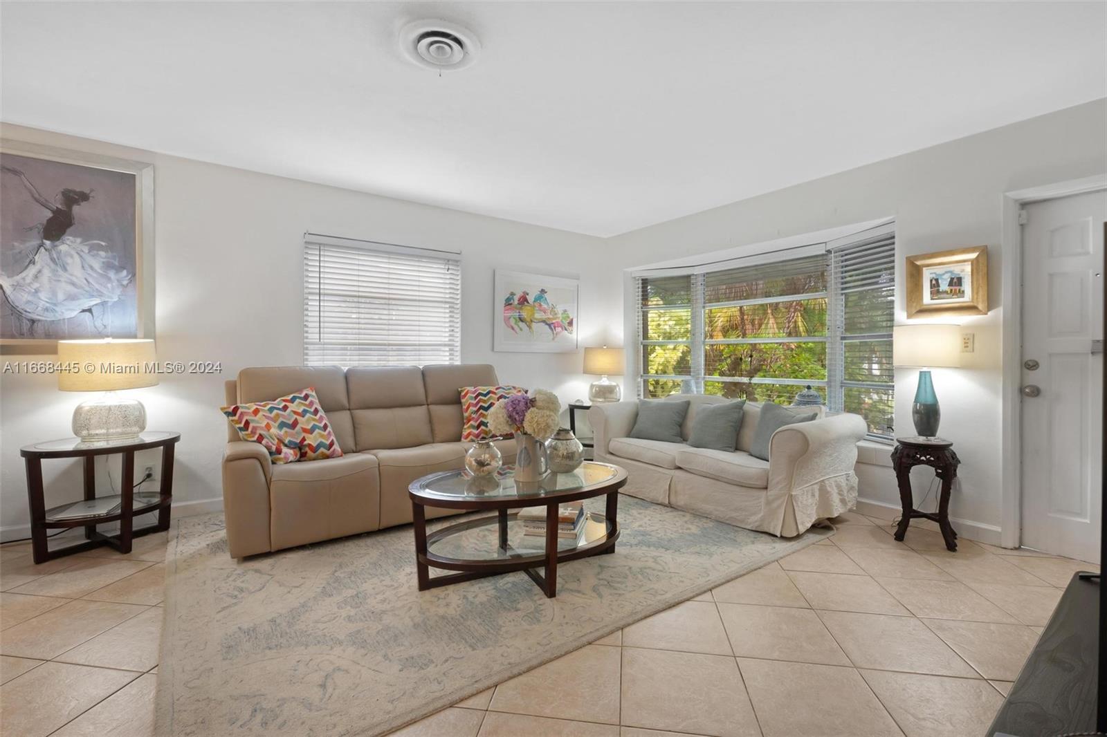 1707 NE 37th St, Oakland Park, Florida image 3