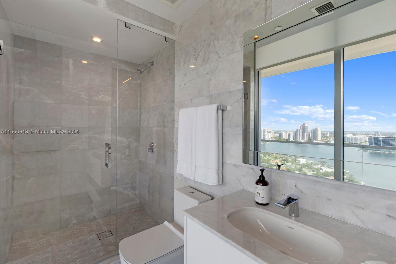 18501 Collins Ave #2504, Sunny Isles Beach, Florida image 29