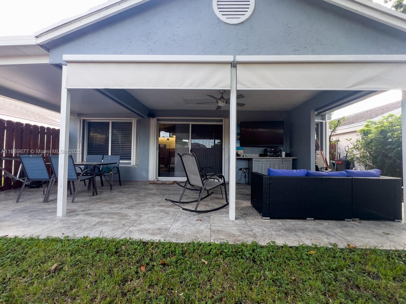 2051 NW 35th Ter, Coconut Creek, Florida image 1