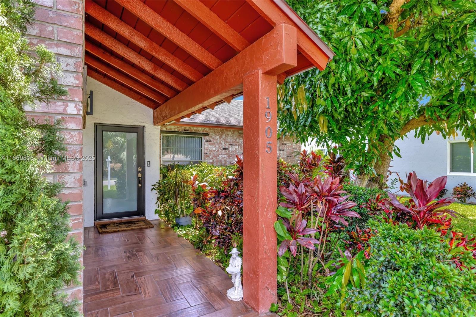 1905 SW 87th Ave, North Lauderdale, Florida image 2