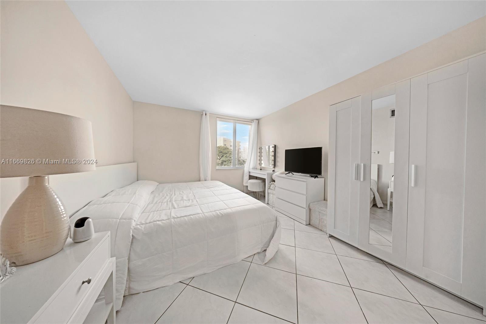 250 180th Dr #352, Sunny Isles Beach, Florida image 14