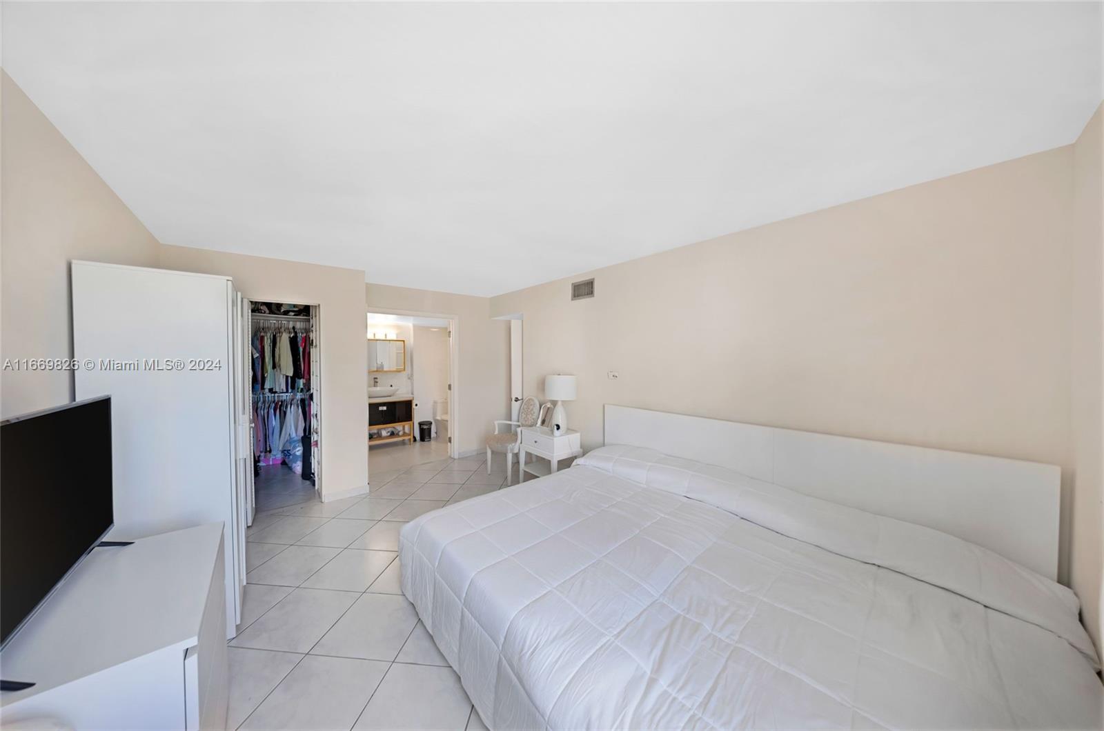 250 180th Dr #352, Sunny Isles Beach, Florida image 15