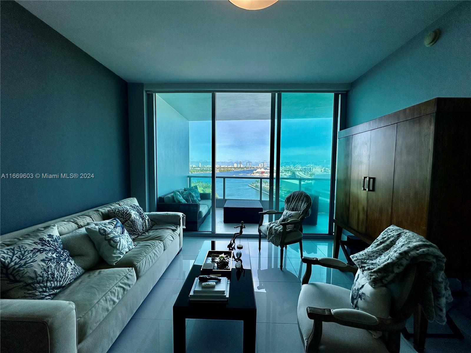 900 Biscayne Blvd #1903, Miami FL 33132