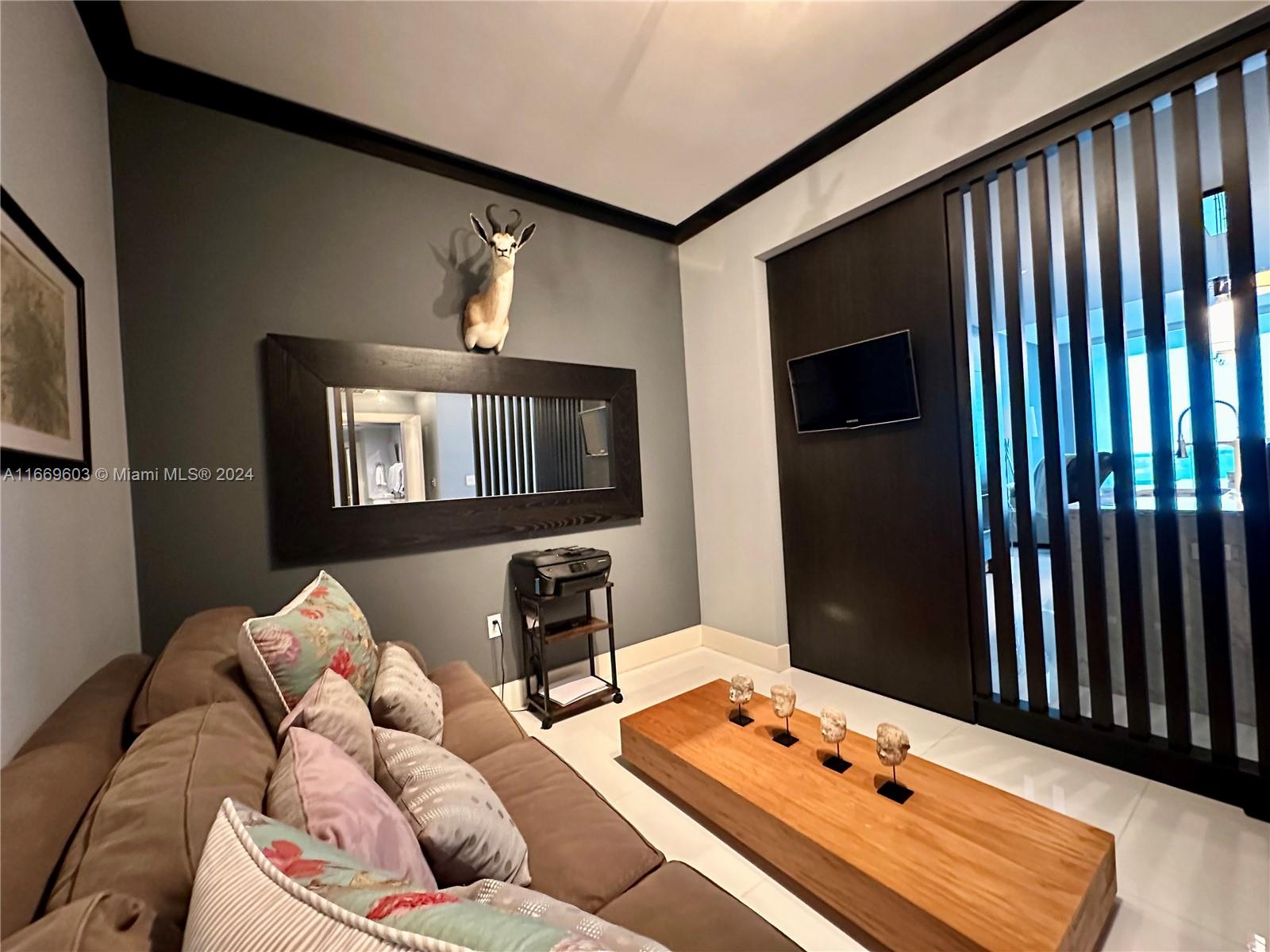 900 Biscayne Blvd #1903, Miami FL 33132