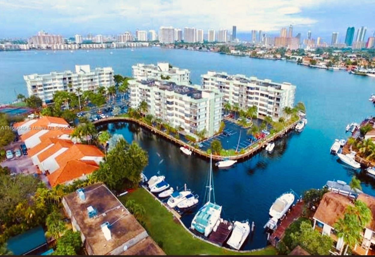 16558 NE 26th Ave #6C DOCK INCLUDED, North Miami Beach, Florida image 1