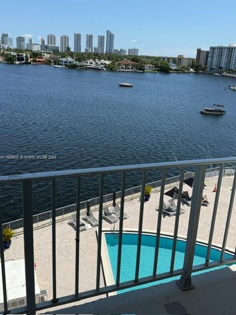 16558 NE 26th Ave #6C DOCK INCLUDED, North Miami Beach, Florida image 15