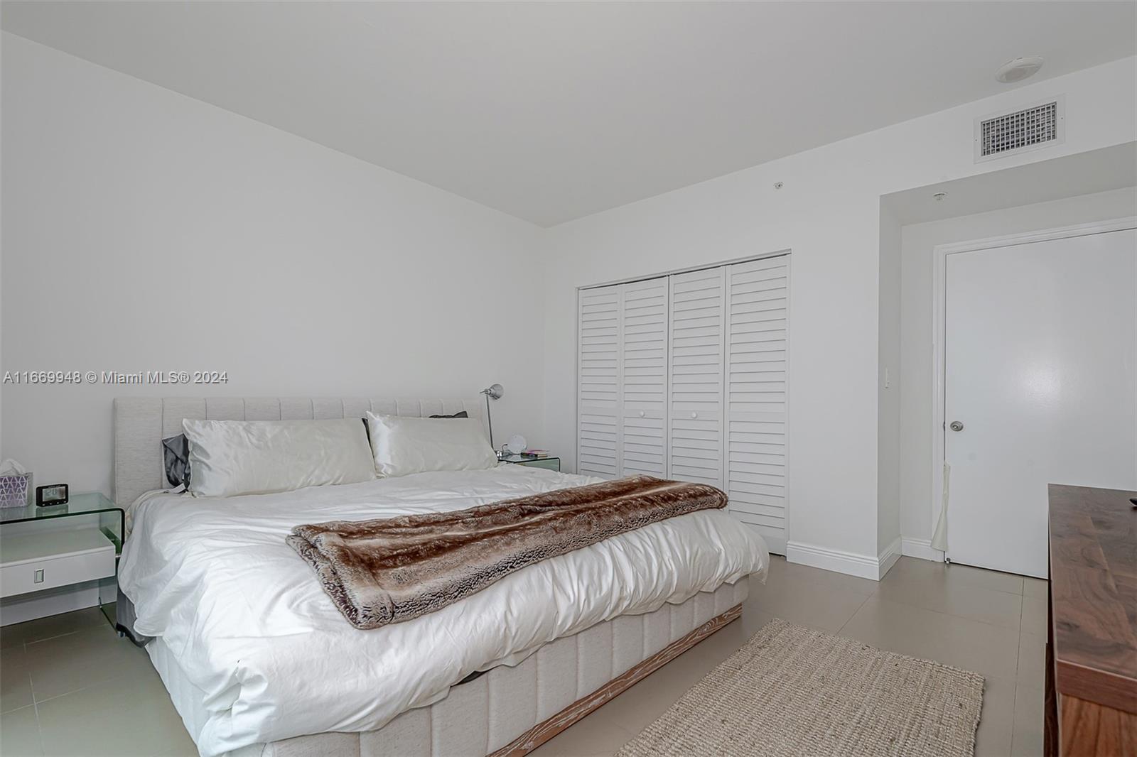 90 Alton Rd #PH3205, Miami Beach FL 33139