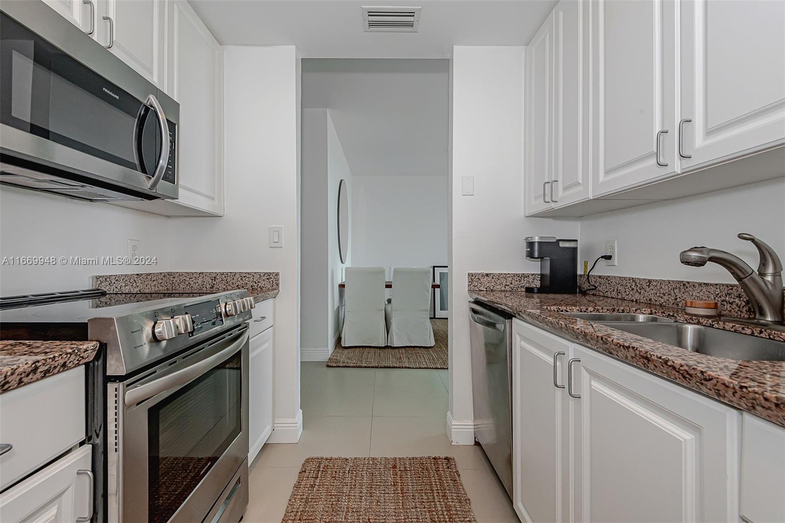90 Alton Rd #PH3205, Miami Beach FL 33139