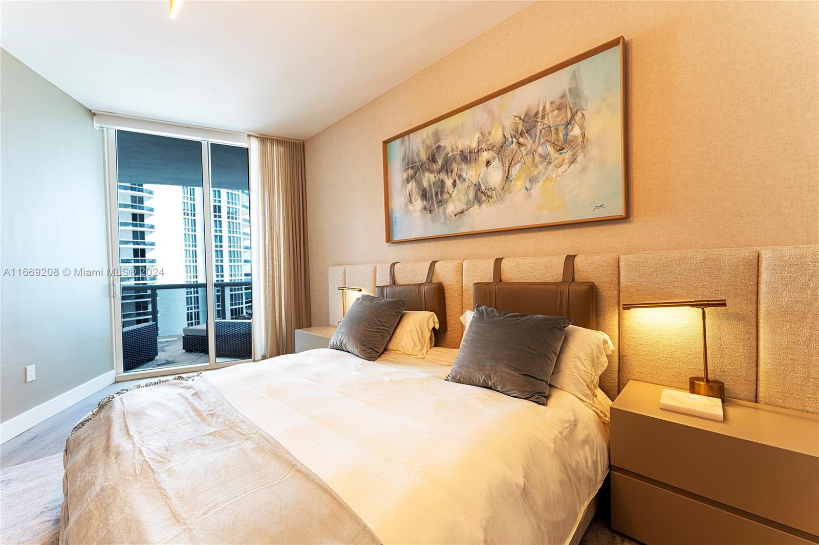 15901 Collins Ave #903, Sunny Isles Beach FL 33160