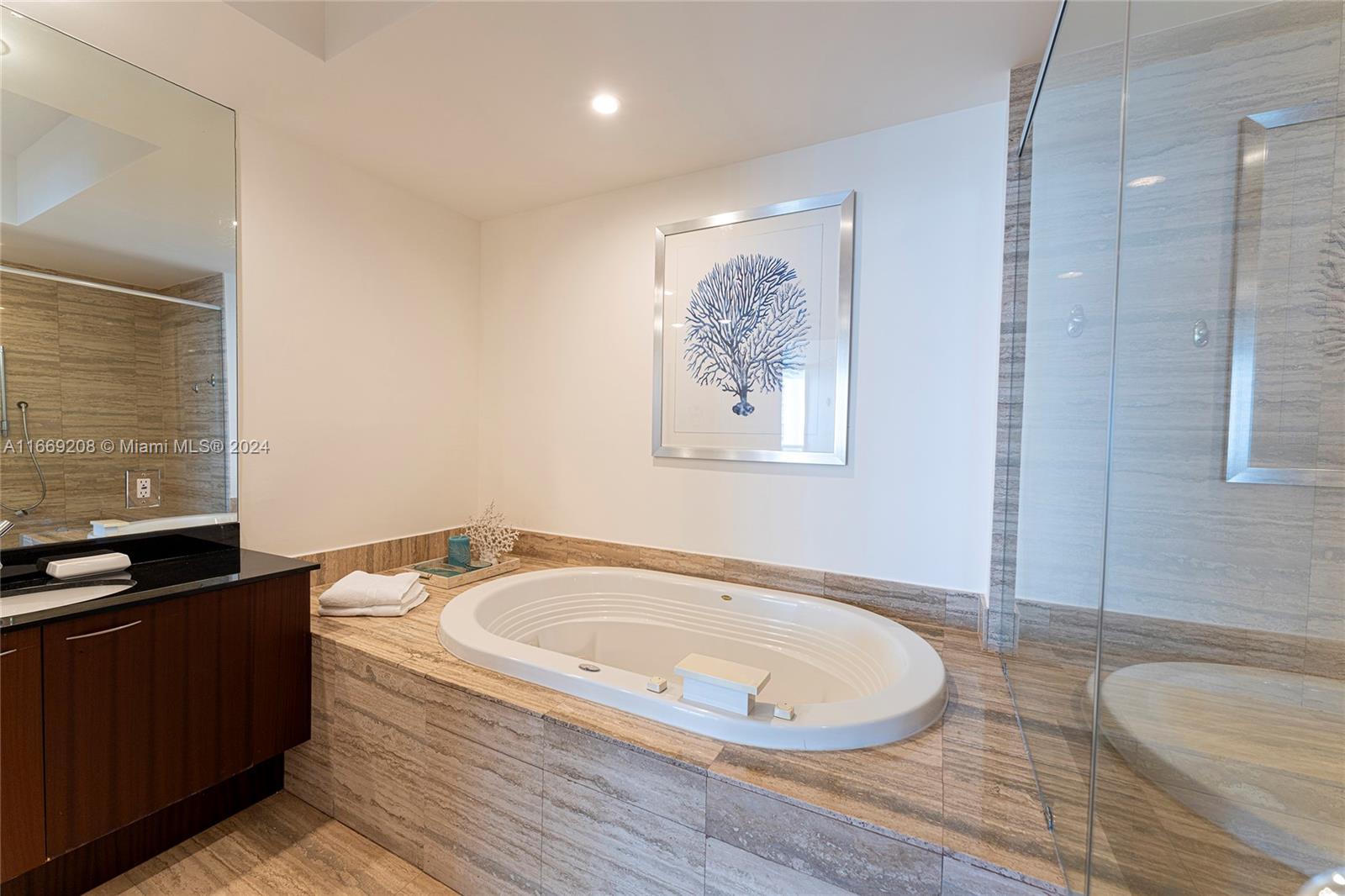 15901 Collins Ave #903, Sunny Isles Beach FL 33160