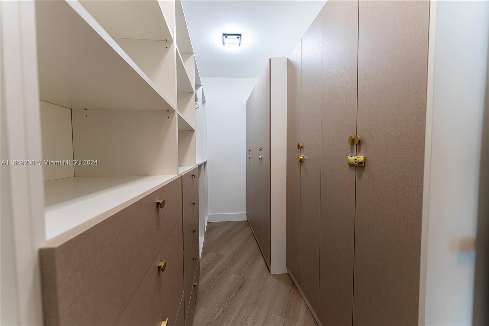 15901 Collins Ave #903, Sunny Isles Beach FL 33160