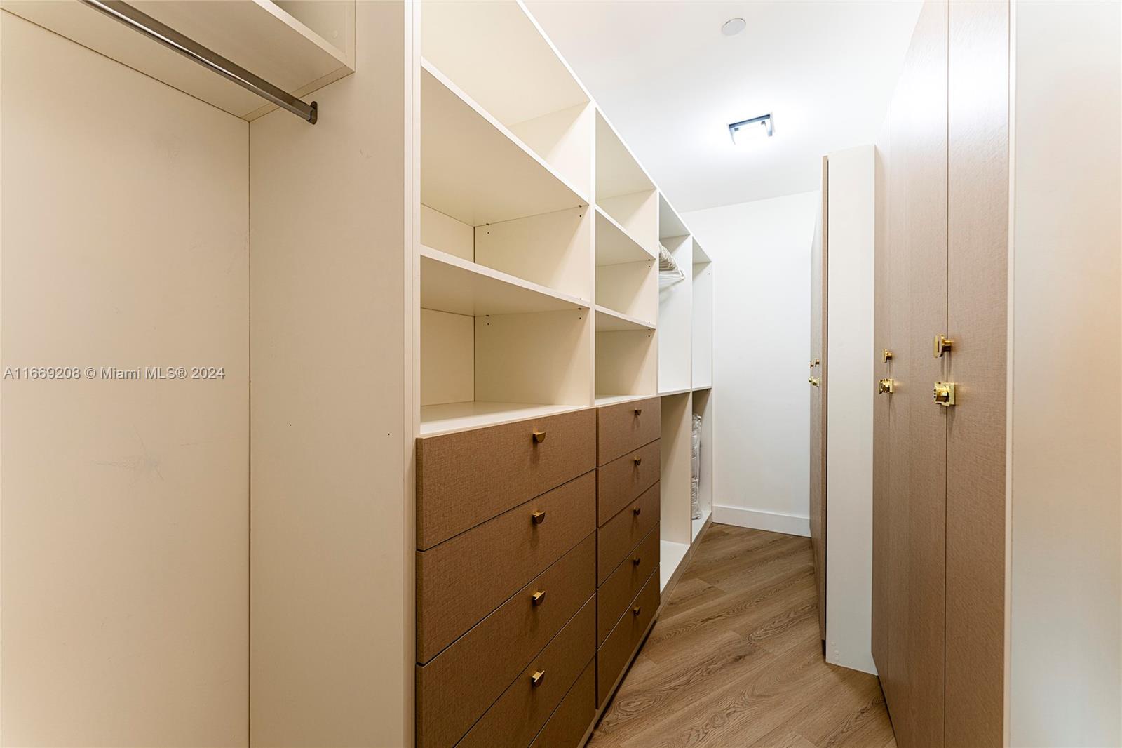 15901 Collins Ave #903, Sunny Isles Beach FL 33160