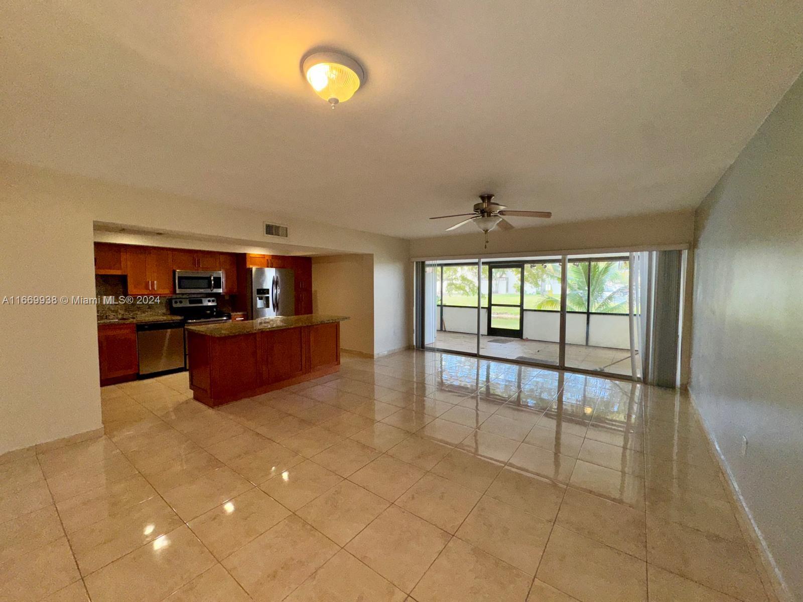 14249 Kendale Lakes Cir #14249, Miami, Florida image 11