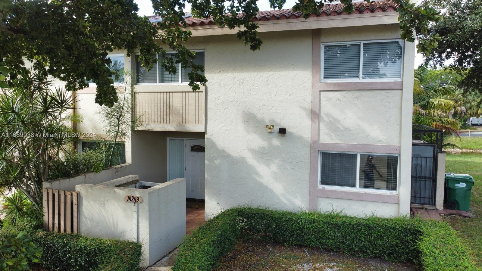 14249 Kendale Lakes Cir #14249, Miami, Florida image 2