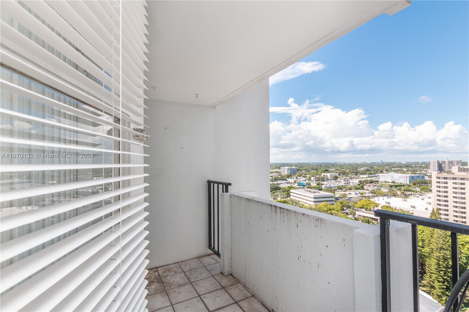 2750 NE 183rd St #1906, Aventura, Florida image 27