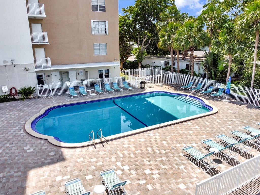 1455 N Treasure Dr #7R, North Bay Village, Florida image 25