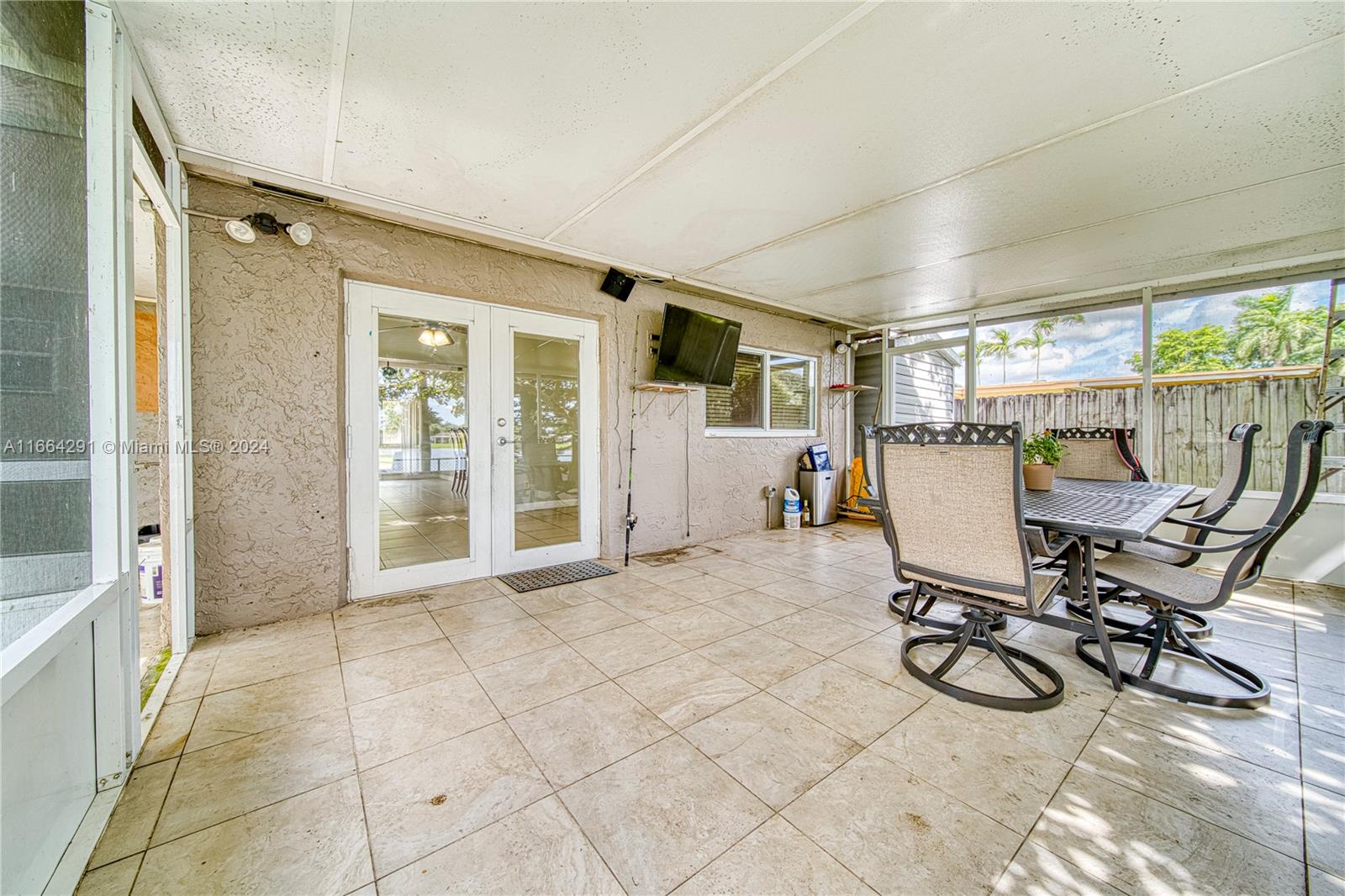 1211 NW 96th Ter, Pembroke Pines, Florida image 31