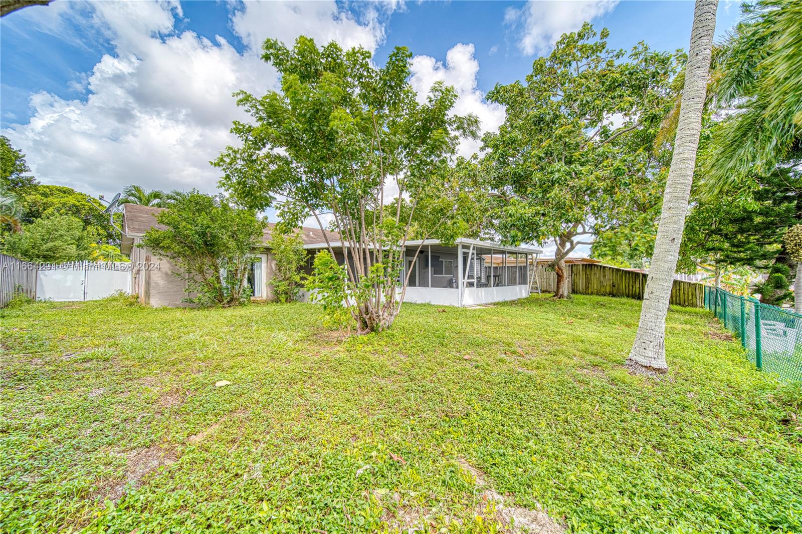 1211 NW 96th Ter, Pembroke Pines, Florida image 33