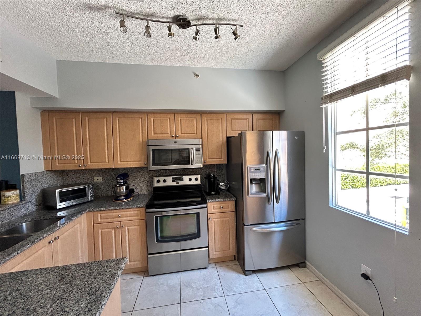 2811 NE 185th St #805, Aventura, Florida image 6