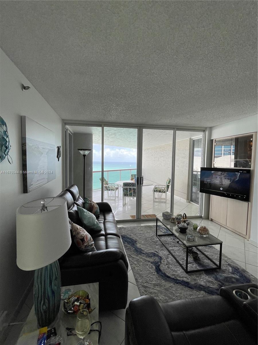 6767 Collins Ave #PH 2105, Miami Beach, Florida image 17