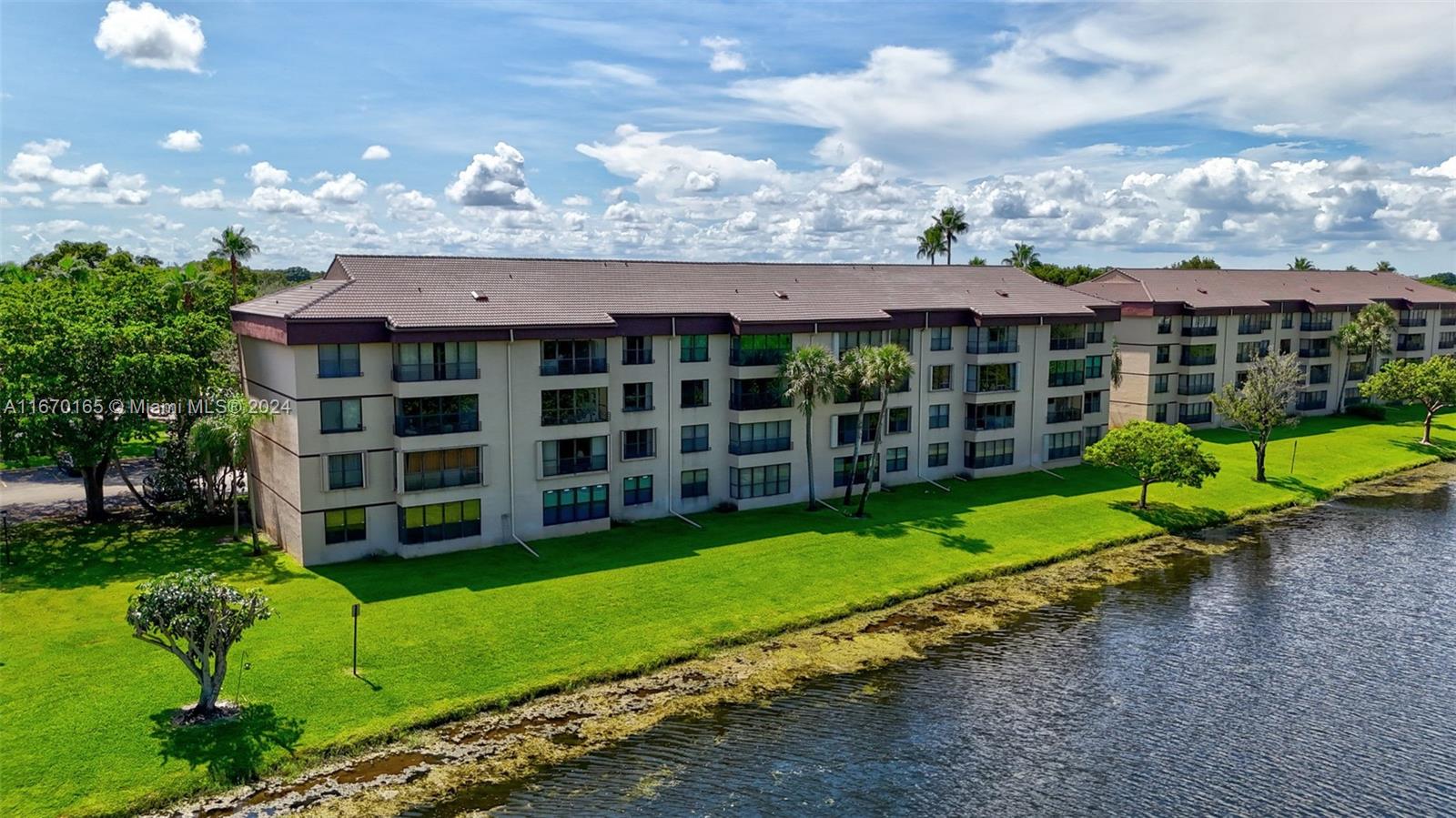 2660 N Carambola Cir N #303, Coconut Creek, Florida image 2