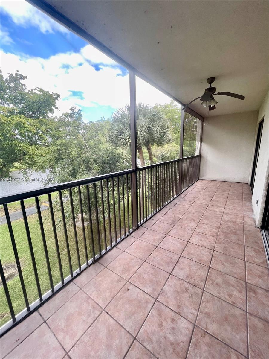 2209 S Cypress Bend Dr #304, Pompano Beach, Florida image 17