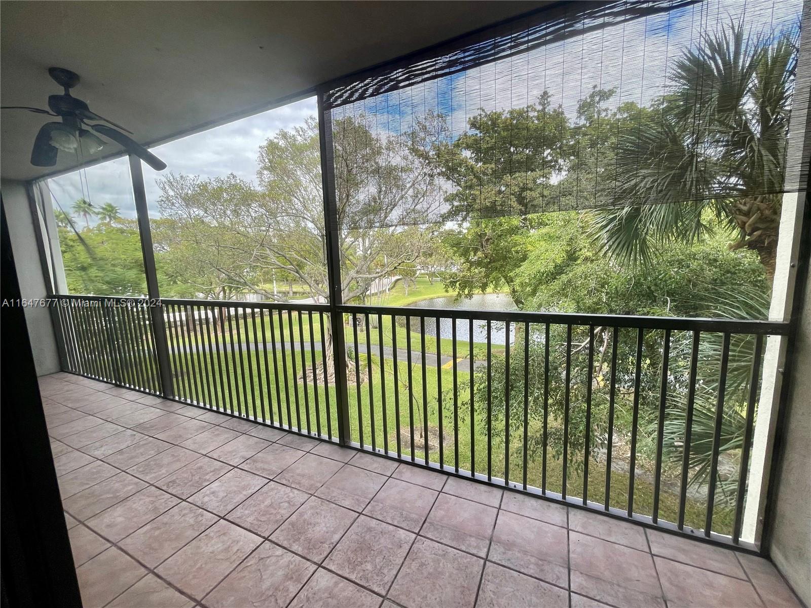 2209 S Cypress Bend Dr #304, Pompano Beach, Florida image 28