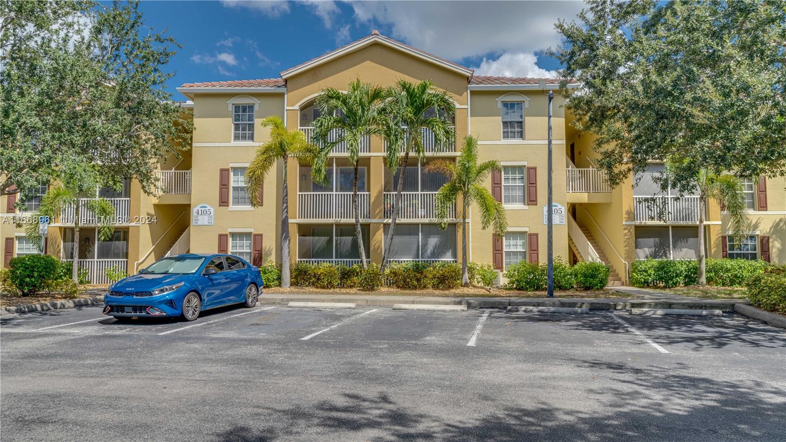 4105 Residence Drive #709, Fort Myers, Florida image 2