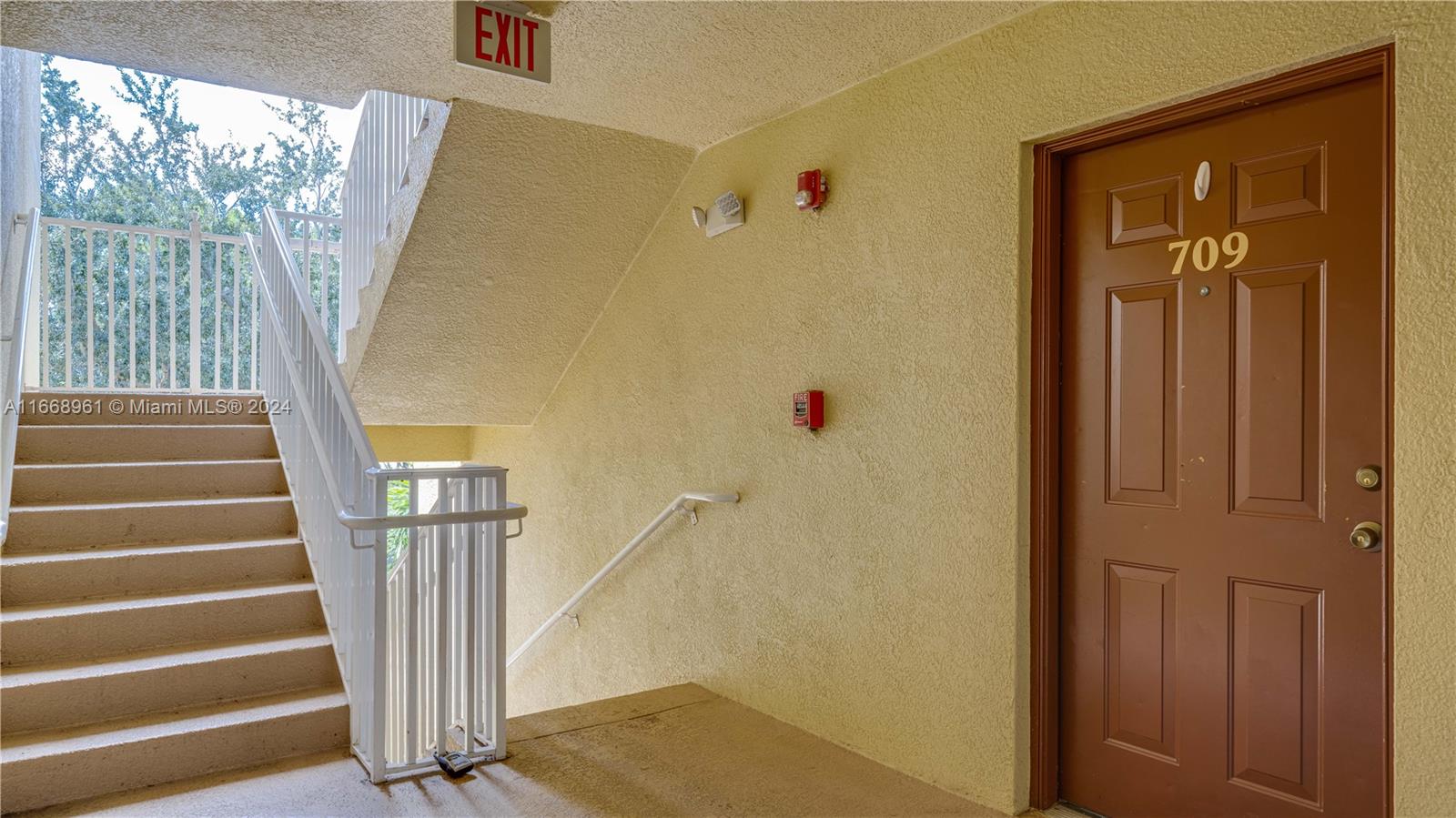 4105 Residence Drive #709, Fort Myers, Florida image 5