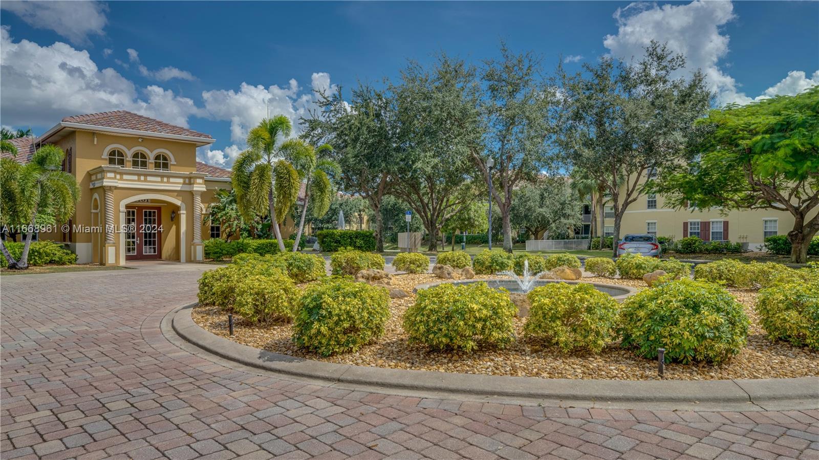 4105 Residence Drive #709, Fort Myers, Florida image 6