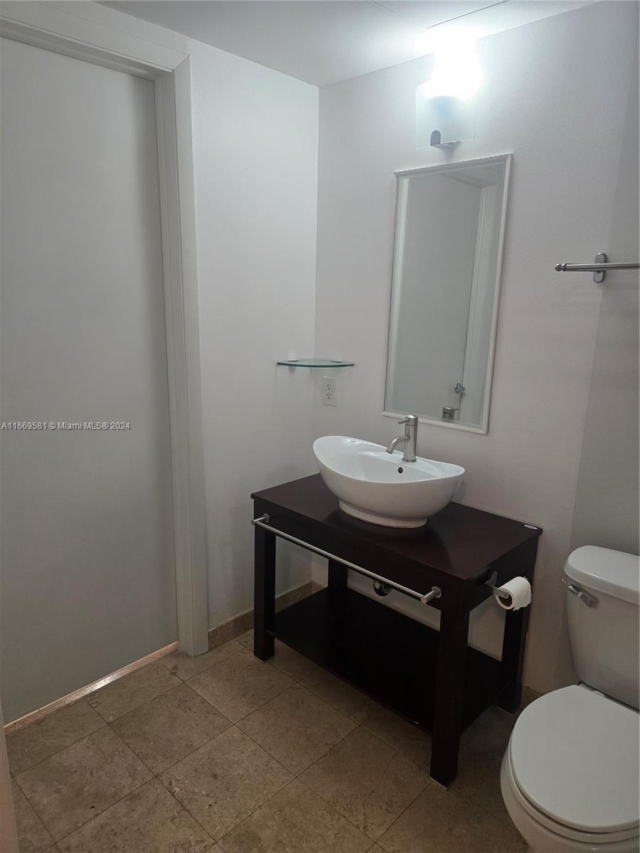 350 S Miami Ave #1210, Miami FL 33130