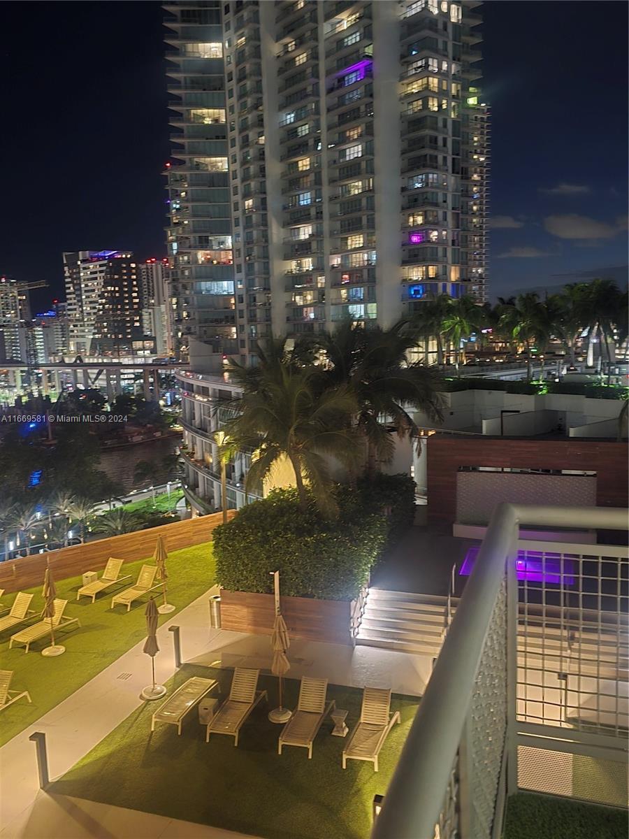 350 S Miami Ave #1210, Miami FL 33130