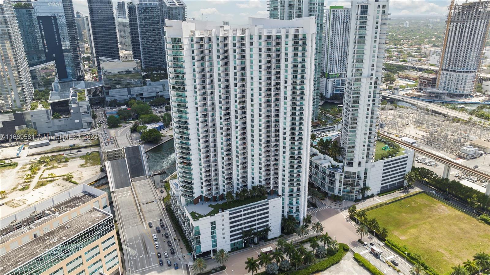 350 S Miami Ave #1210, Miami FL 33130