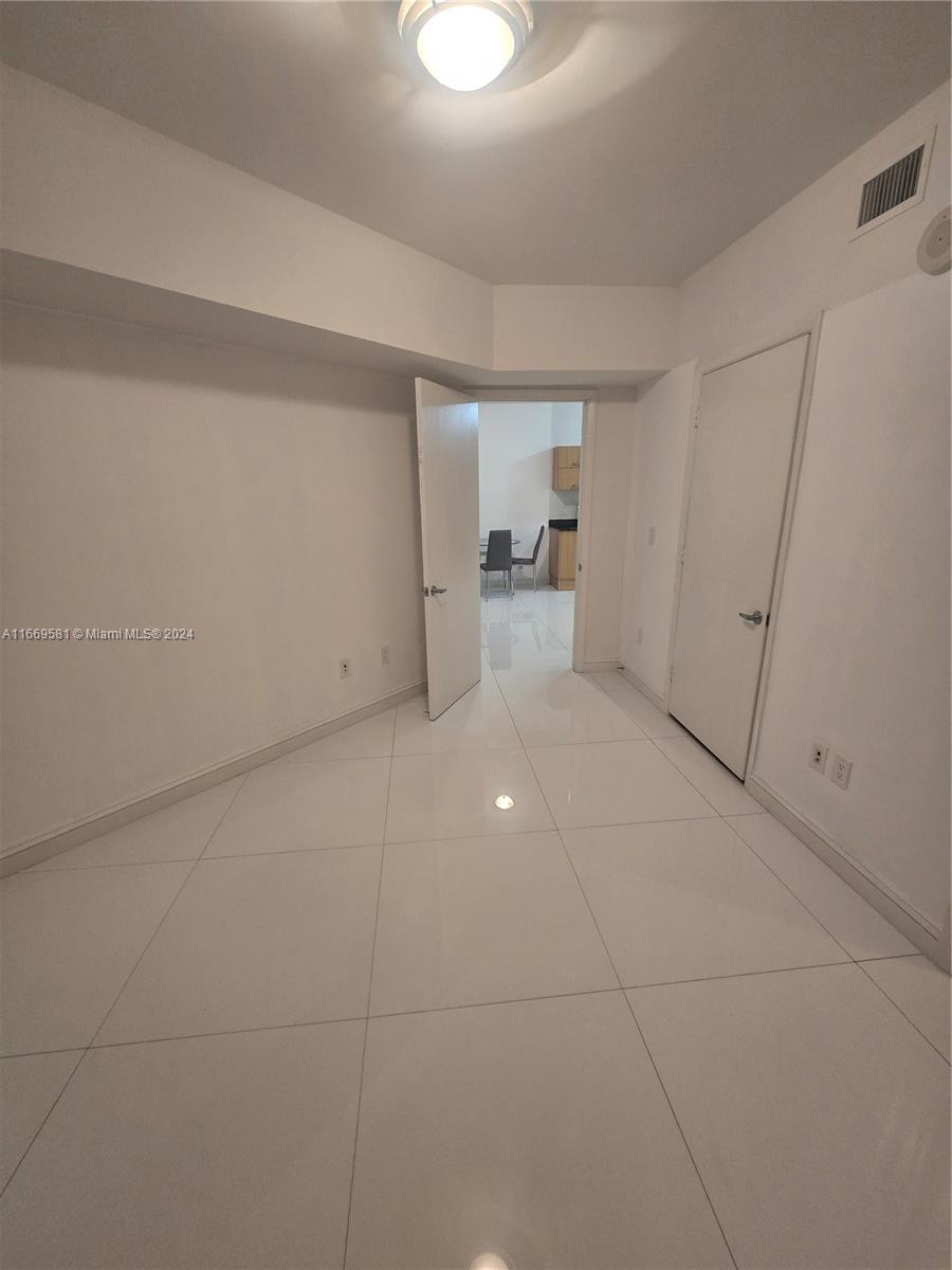 350 S Miami Ave #1210, Miami FL 33130