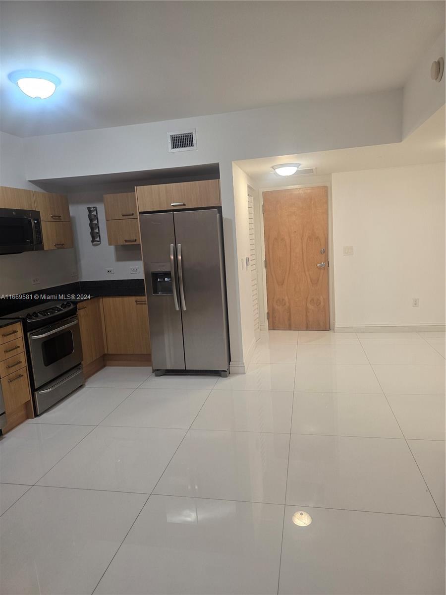 350 S Miami Ave #1210, Miami FL 33130
