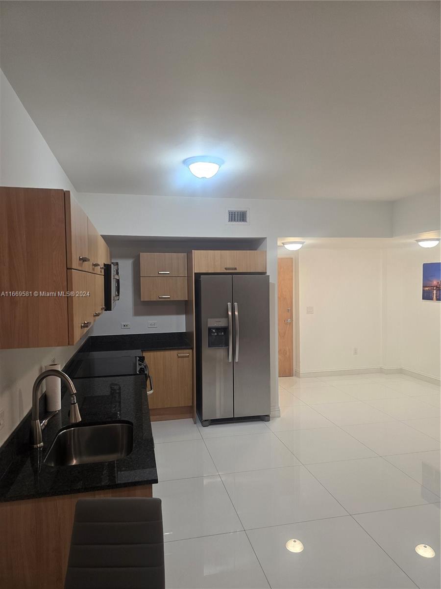 350 S Miami Ave #1210, Miami FL 33130
