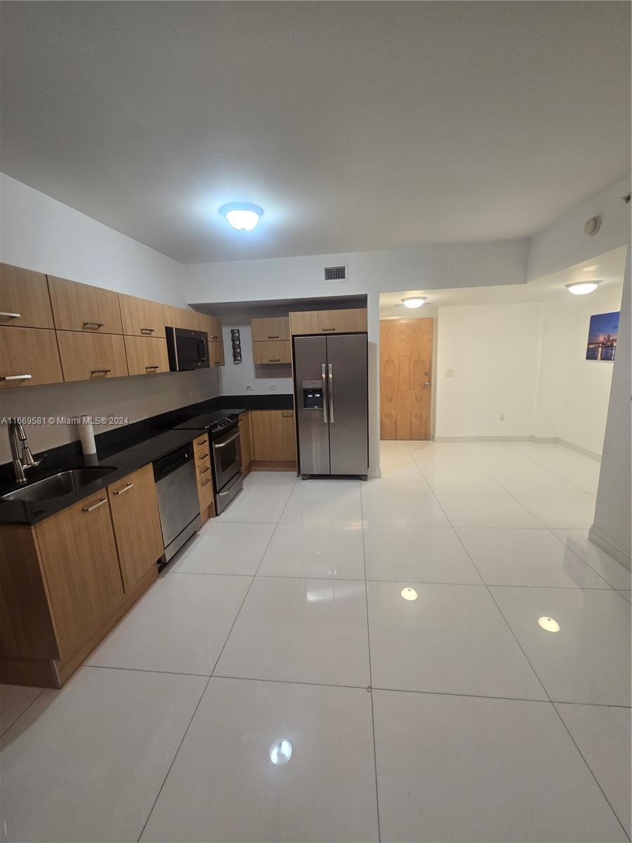 350 S Miami Ave #1210, Miami FL 33130