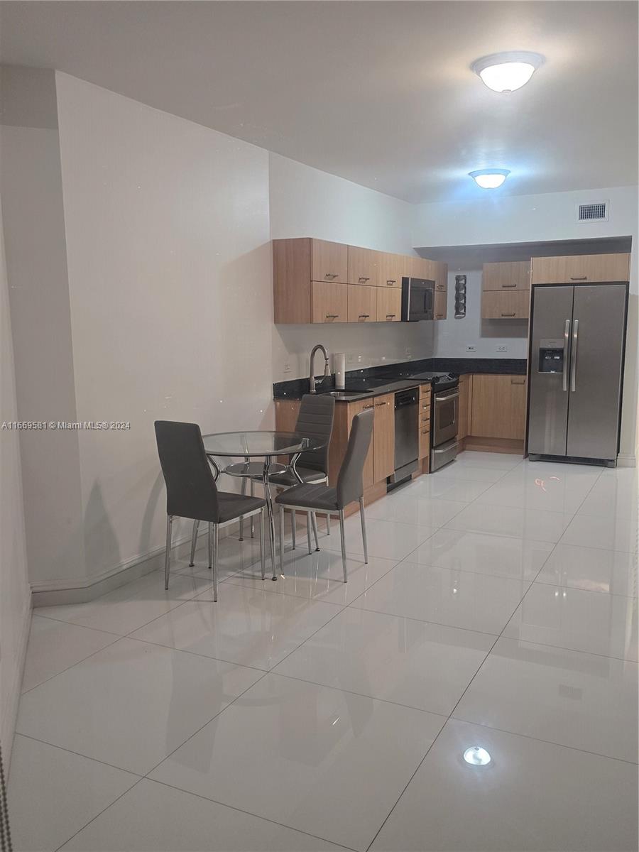 350 S Miami Ave #1210, Miami FL 33130