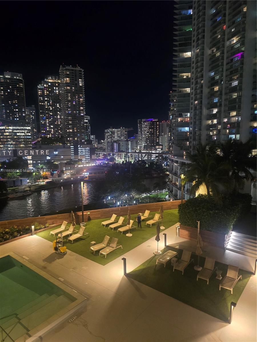 350 S Miami Ave #1210, Miami FL 33130