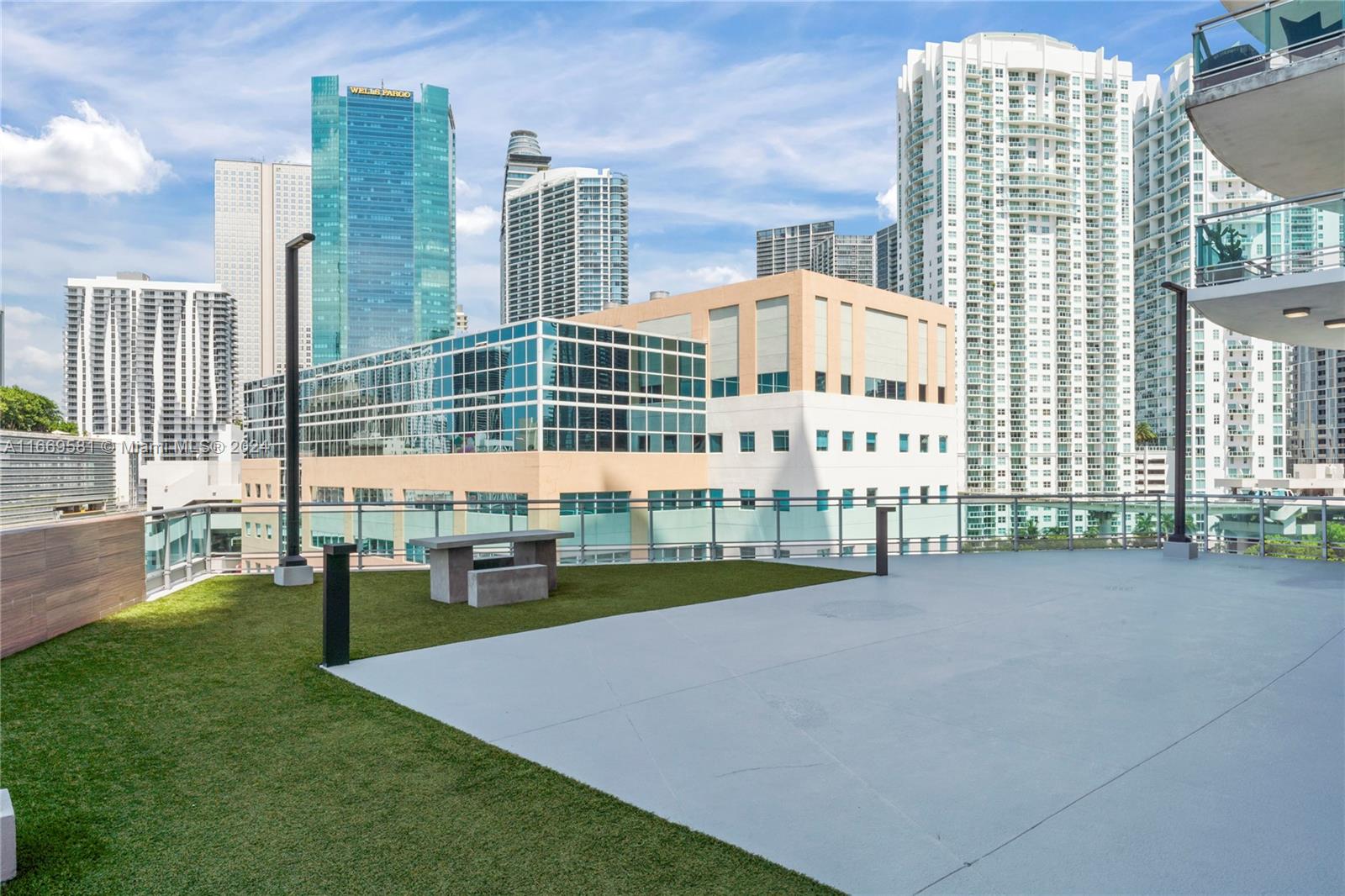 350 S Miami Ave #1210, Miami FL 33130