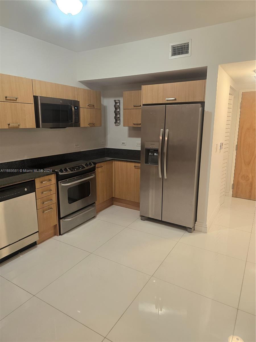 350 S Miami Ave #1210, Miami FL 33130