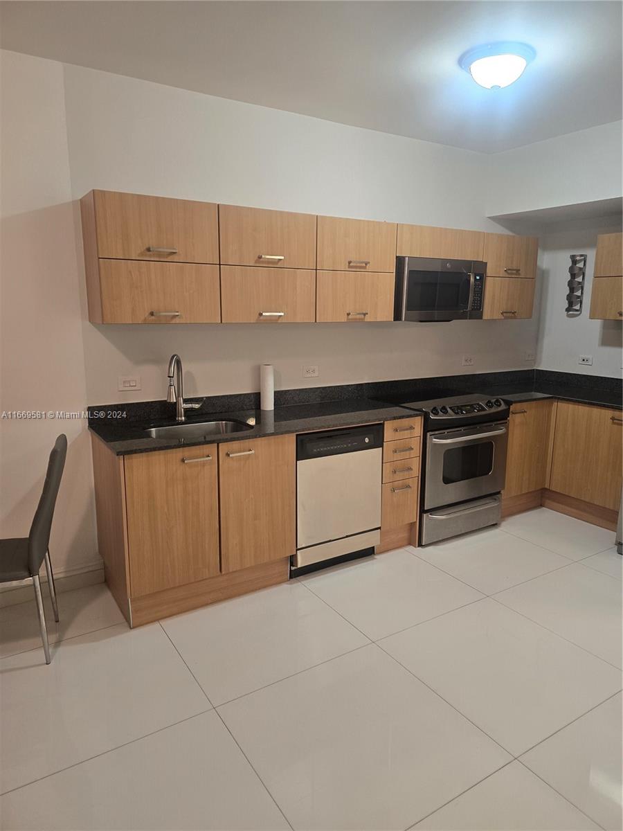 350 S Miami Ave #1210, Miami FL 33130