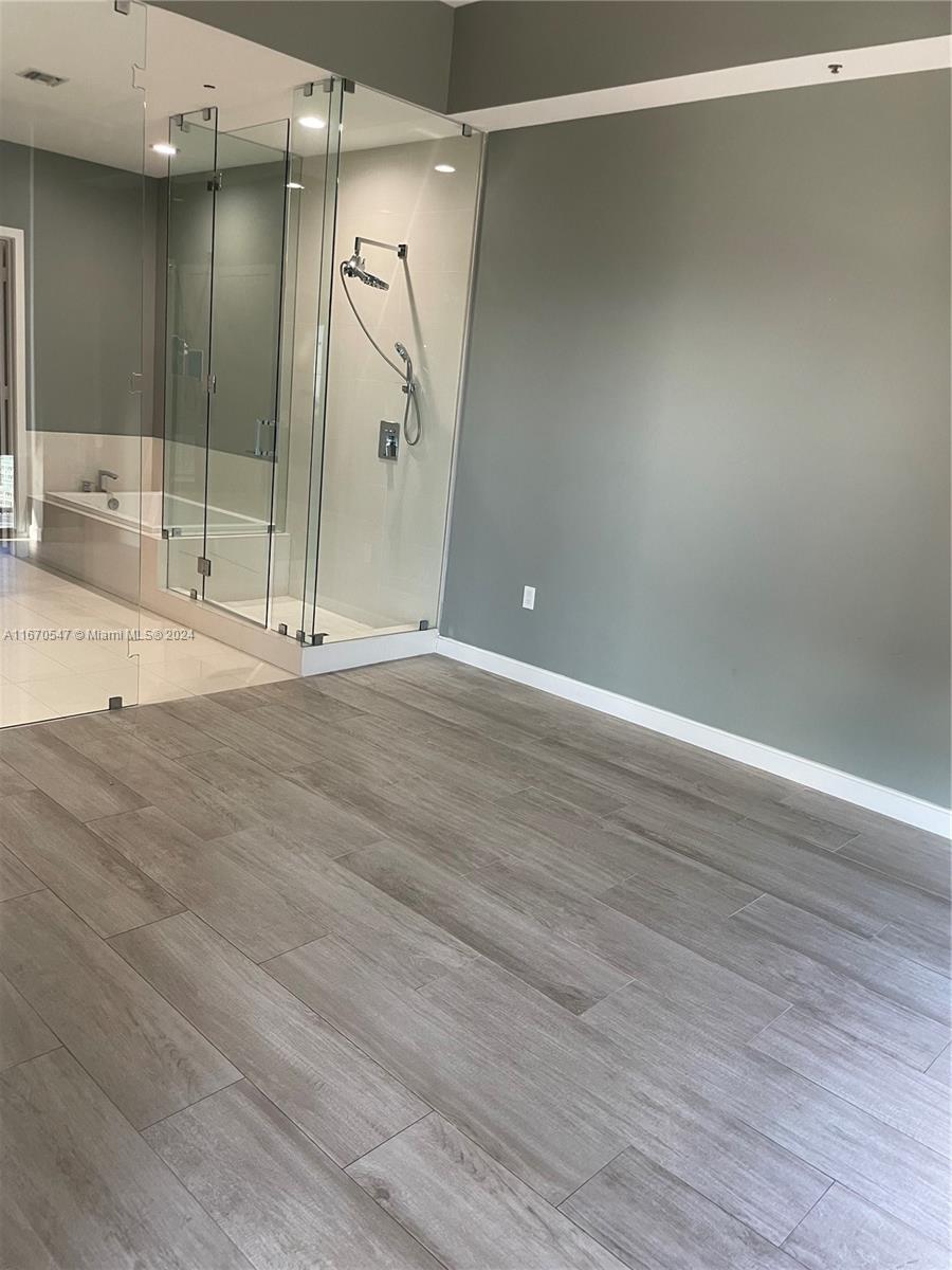 55 SW 9th St #4304, Miami FL 33130