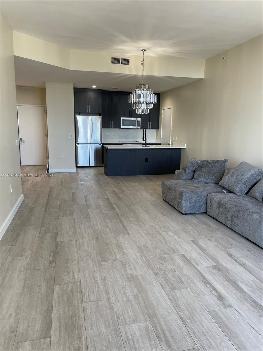 55 SW 9th St #4304, Miami FL 33130