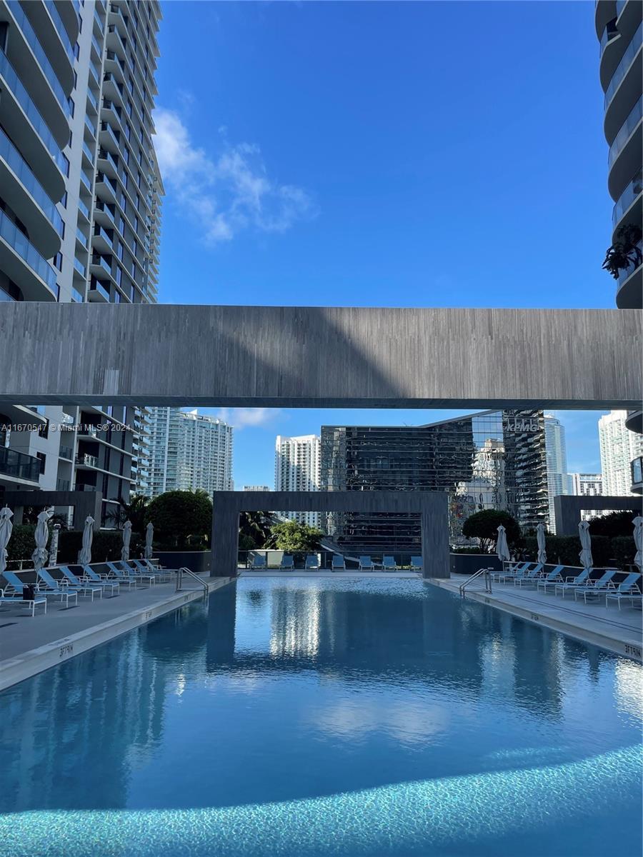 55 SW 9th St #4304, Miami FL 33130