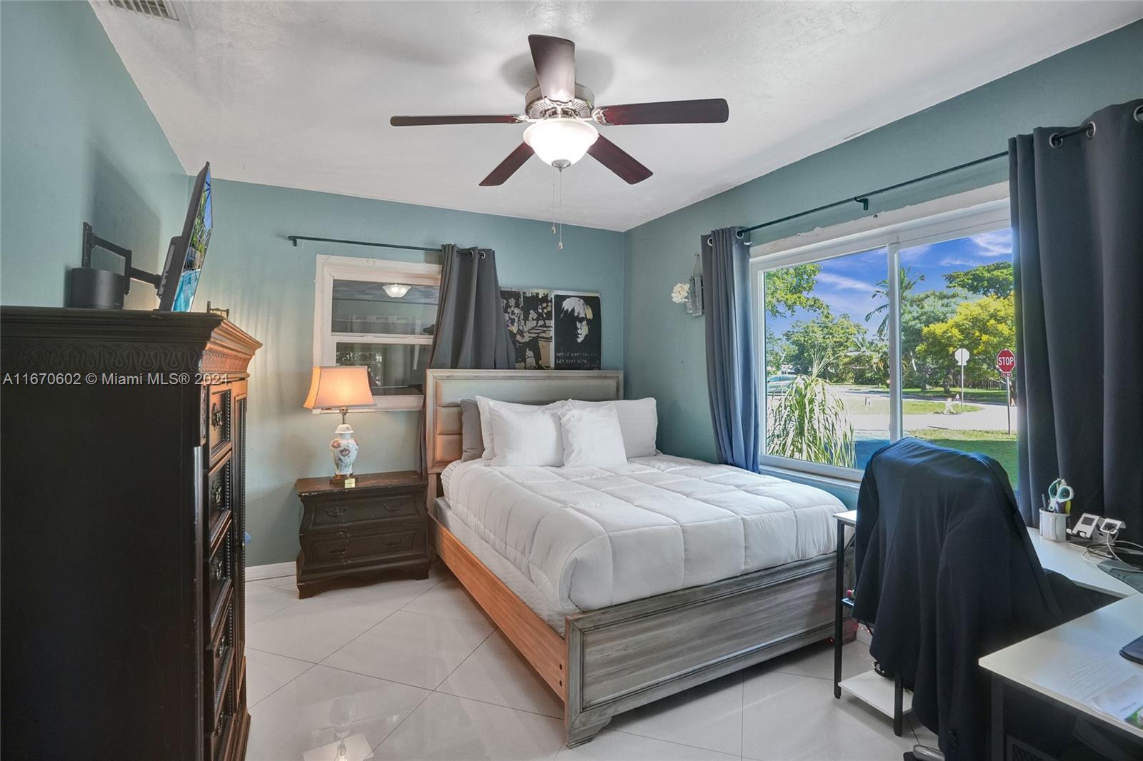 601 NW 22nd St, Wilton Manors, Florida image 35