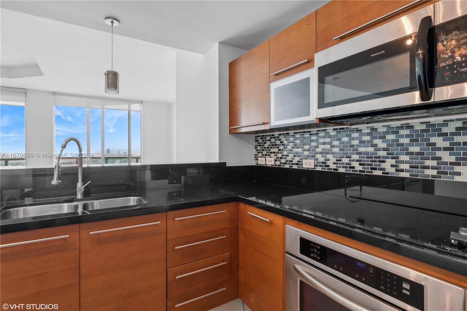 244 Biscayne Blvd #3903, Miami FL 33132