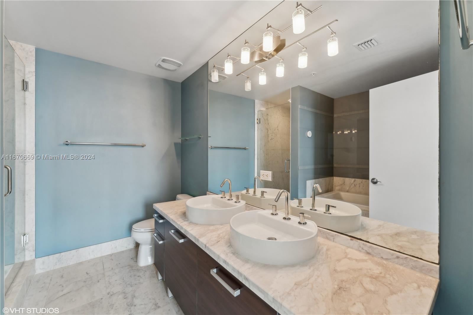 244 Biscayne Blvd #3903, Miami FL 33132