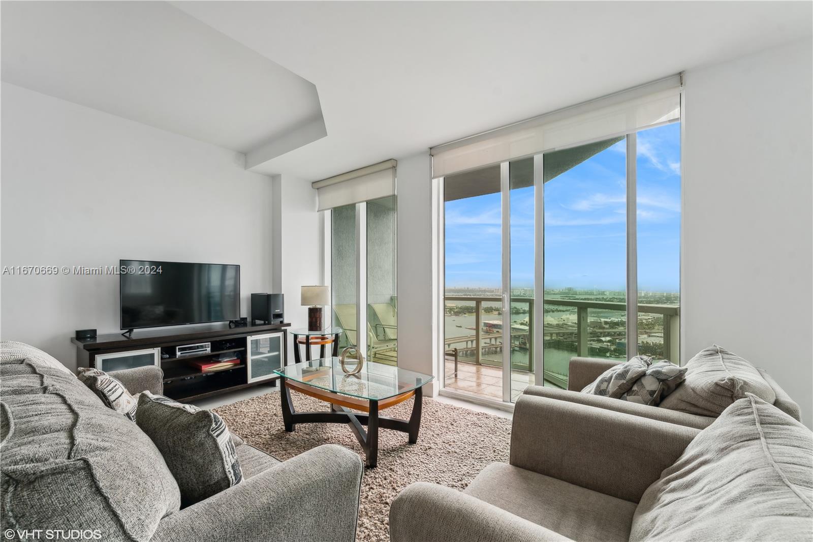 244 Biscayne Blvd #3903, Miami FL 33132